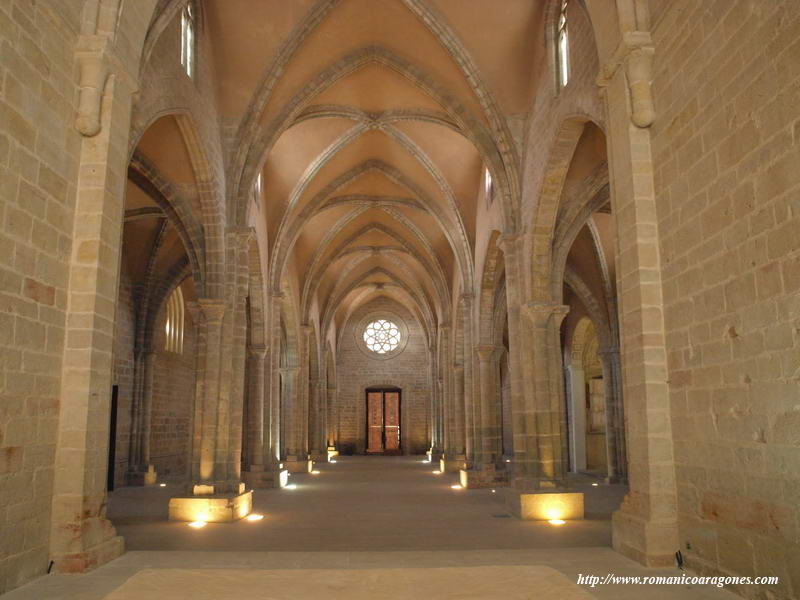 NAVE CENTRAL DESDE LA CABECERA